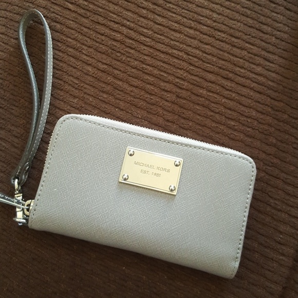 Michael Kors Wristlet - Picture 7 of 7